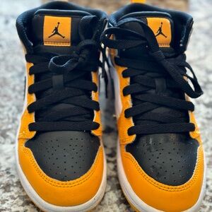 Little kids Air Jordan 1